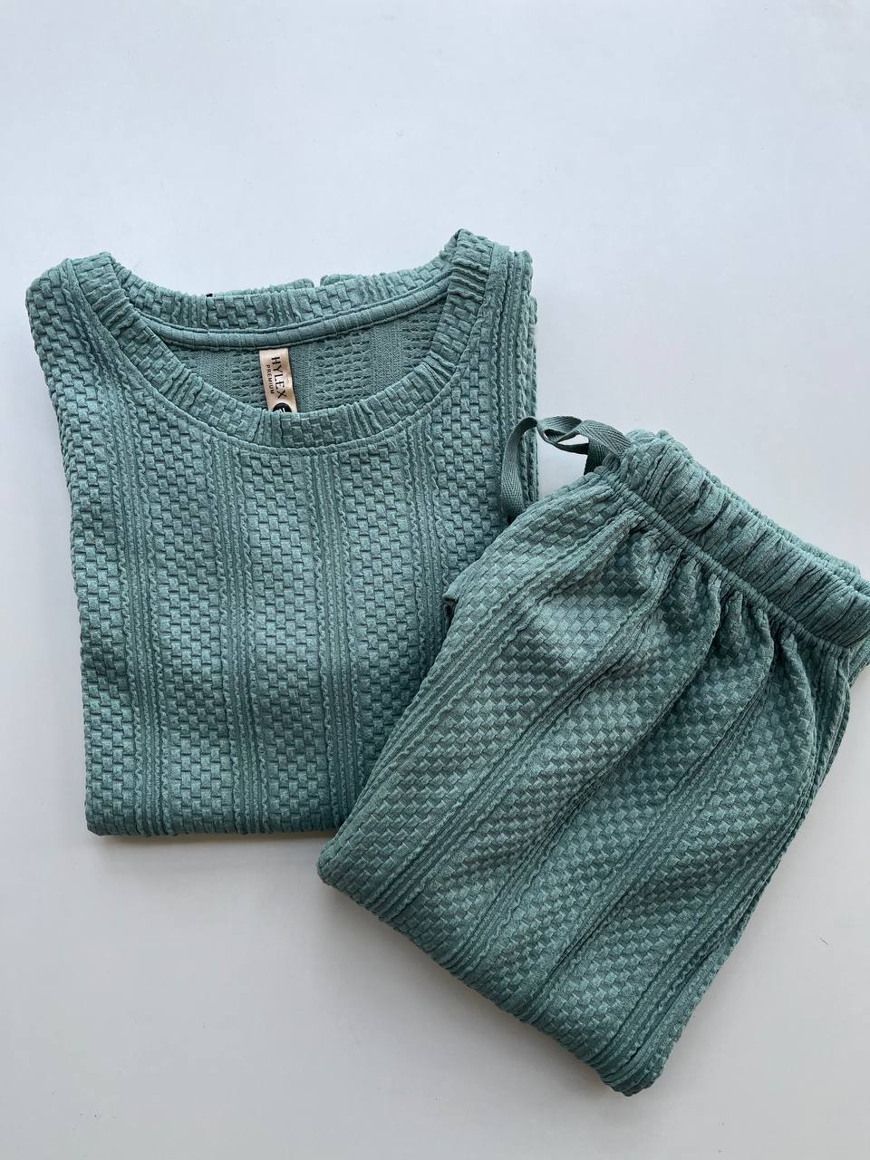 Solid Capri Set - View 2